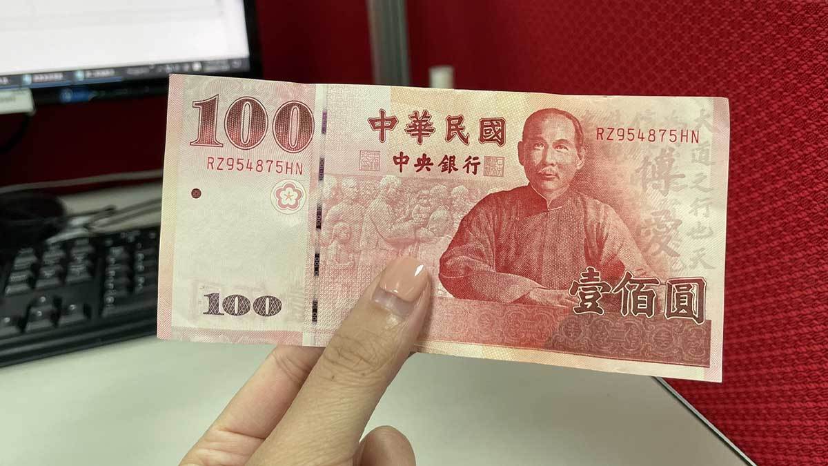 原PO指出，要零用錢很簡單，只要跟她親密一次就給300元。（示意圖／東森新聞）