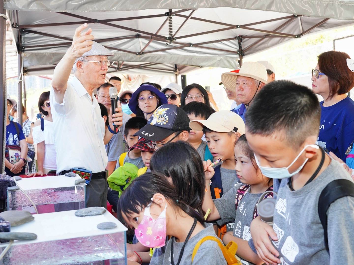 崇光社區大學及龜山國小表示，此次活動讓大家認識到魚道對魚蝦蟹們洄游的重要性。（圖／新北市政府水利局提供）
