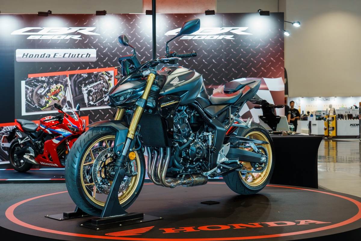 CB1000 Hornet SP專注運動性能，承襲了CBR1000RR Fireblade的四缸引擎，中低轉速提供強勁的扭力輸出。（圖／林昱丞攝影）