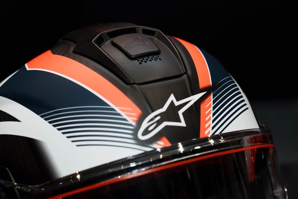 全帽多達11處通風口，久戴所帶來的悶熱感也被大幅減少。（圖／林昱丞攝影）