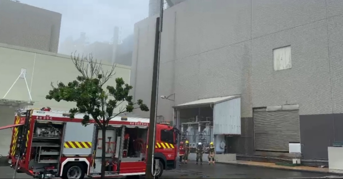 警消前往現場救援。（圖／東森新聞）