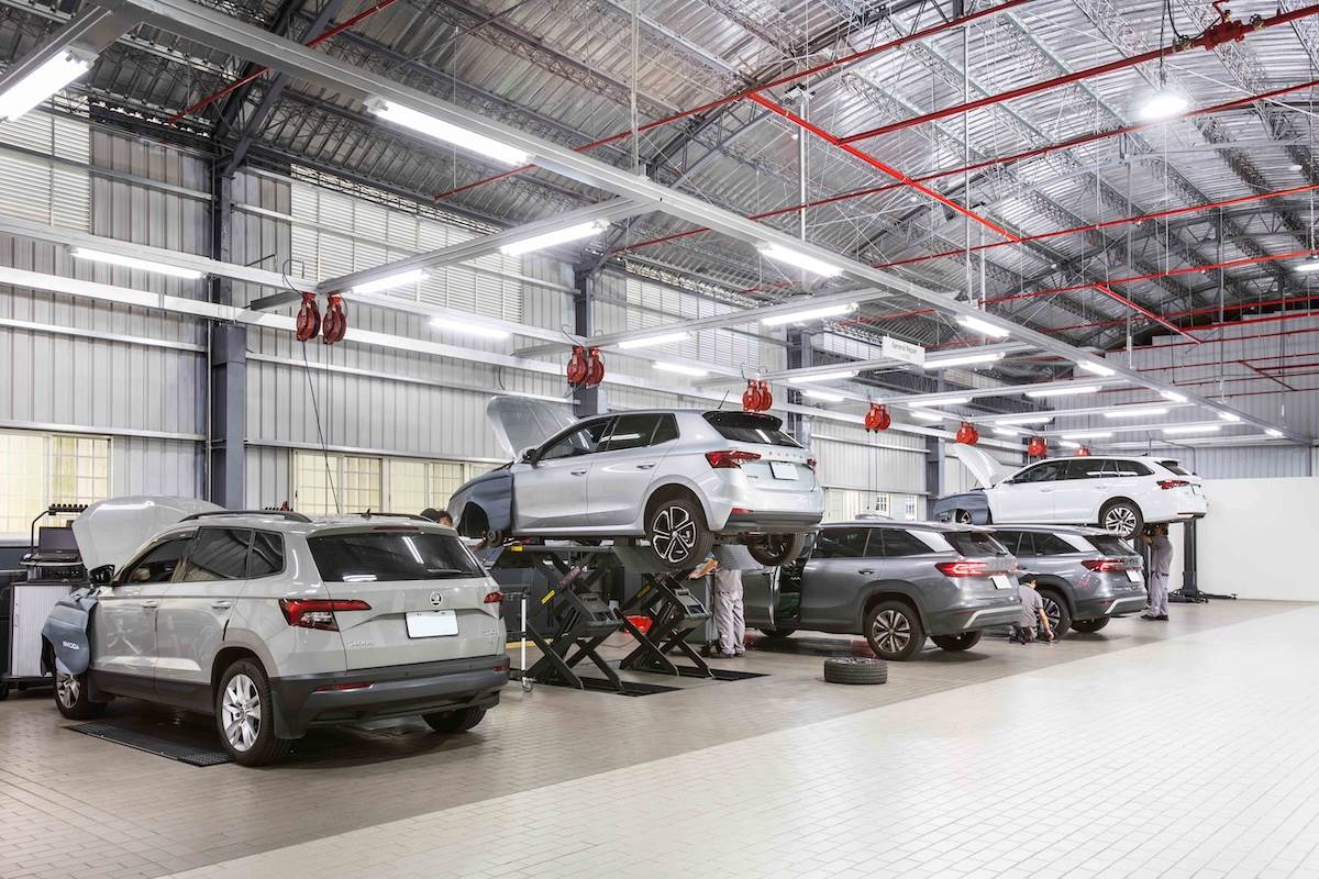 Škoda新莊服務中心基地面積達640坪，配備10個專業保修工位，可有效分流來廠車流、縮短等待時間，提升整體服務效能。（圖／Škoda Taiwan提供）