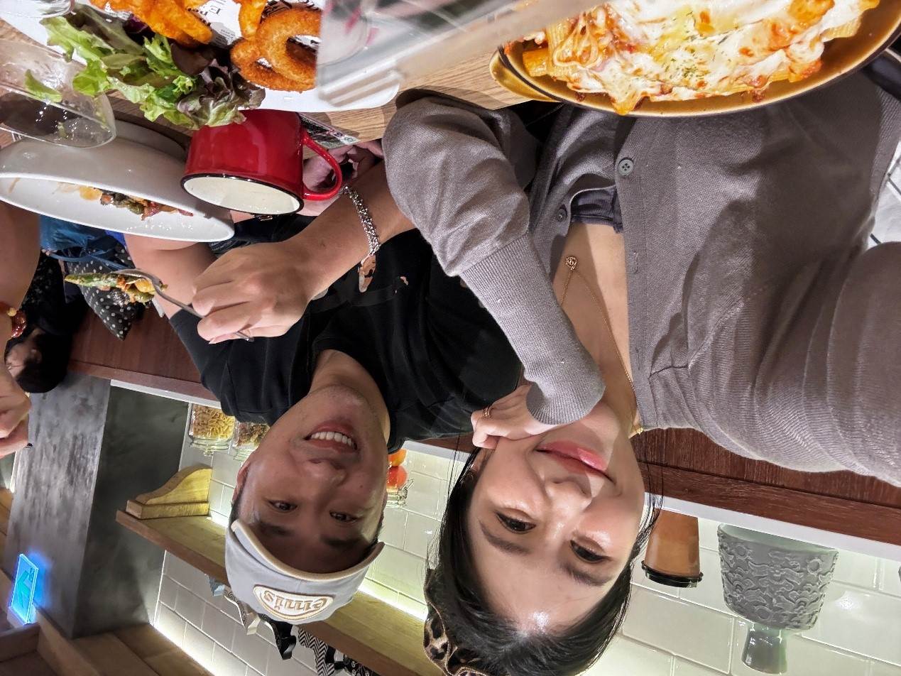 余祥銓人氣飆升，意外成為討論度最高的「復古帥爸」。（圖／業者提供）