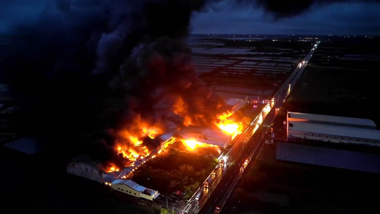 DCCBF9D4FD2193DB62DBA993EE4D2B2245ECD2B1.mp4_snapshot_00.00.790