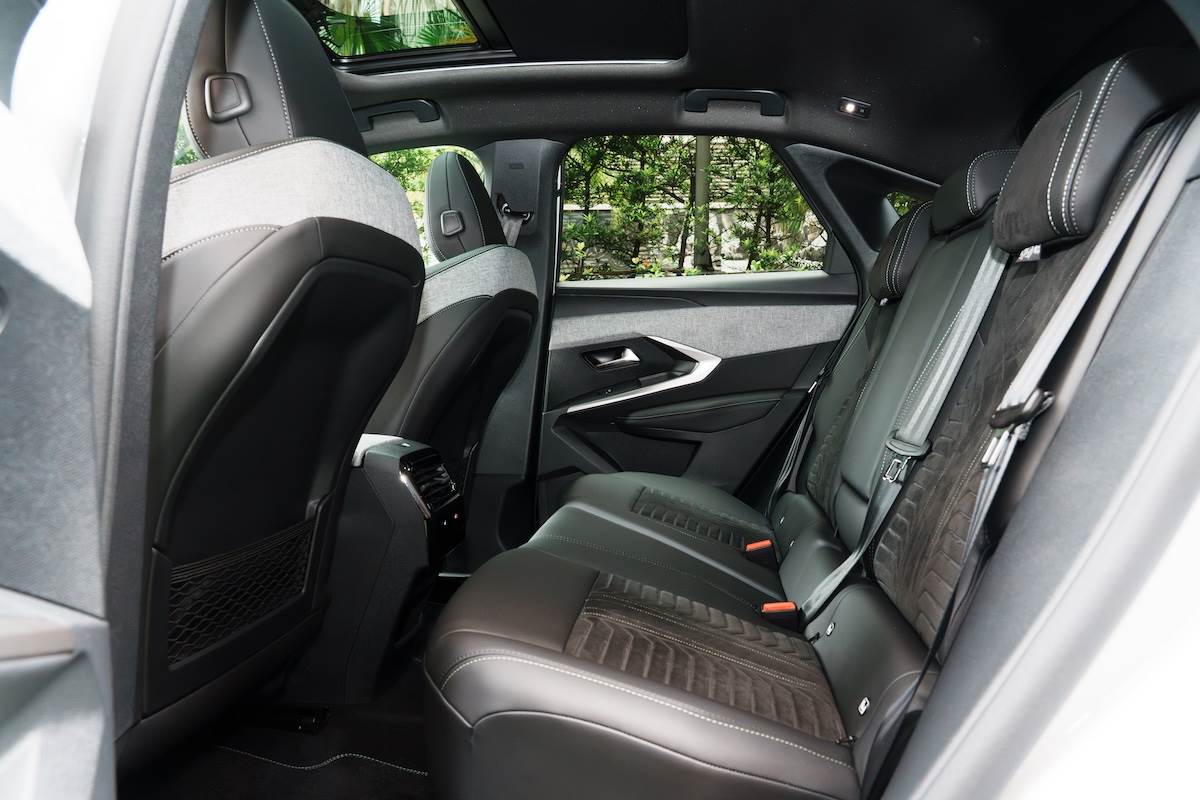 3008 Hybrid後座寬敞。（圖／林昱丞攝影）