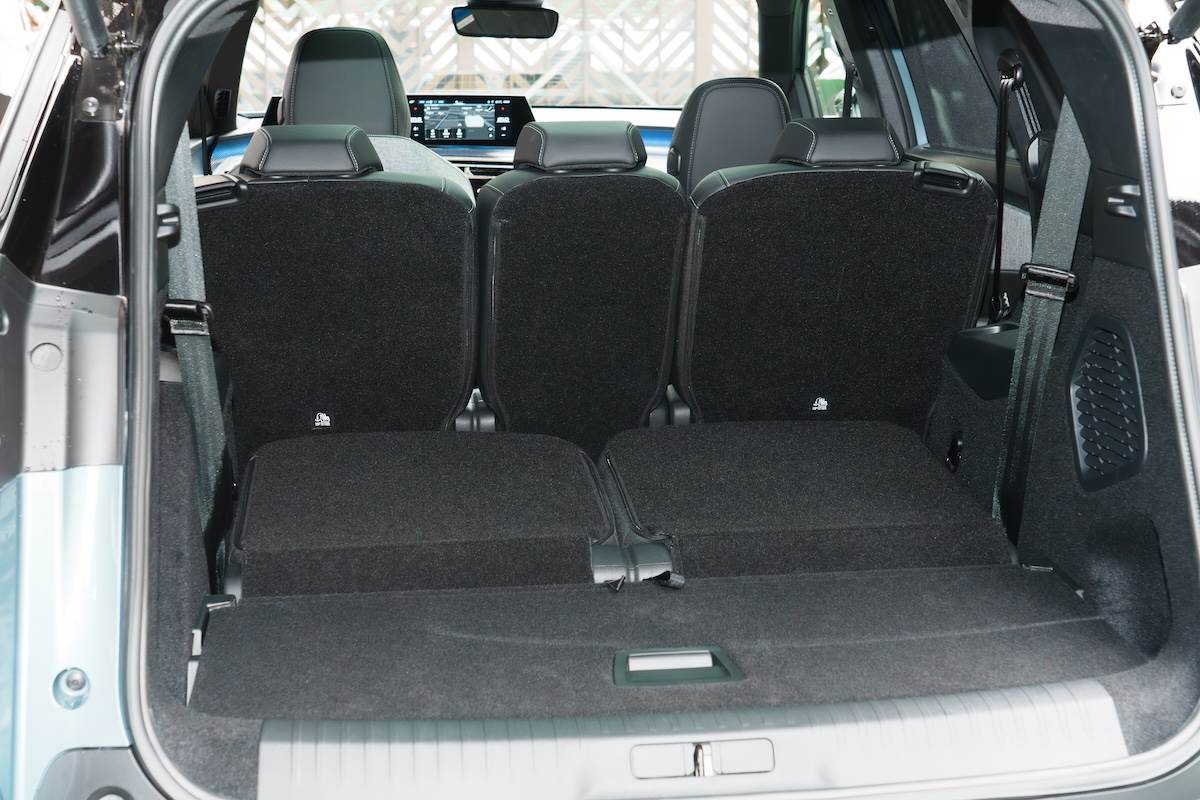 5008 Hybrid後廂空間容量最大則可創造出2,232公升。（圖／林昱丞攝影）