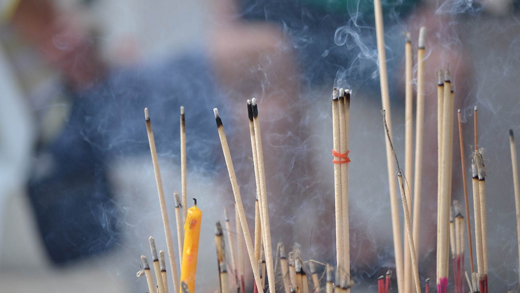 宜多修身養性、減少外出，並可前往宮廟安太歲。（示意圖／翻攝自pixabay）