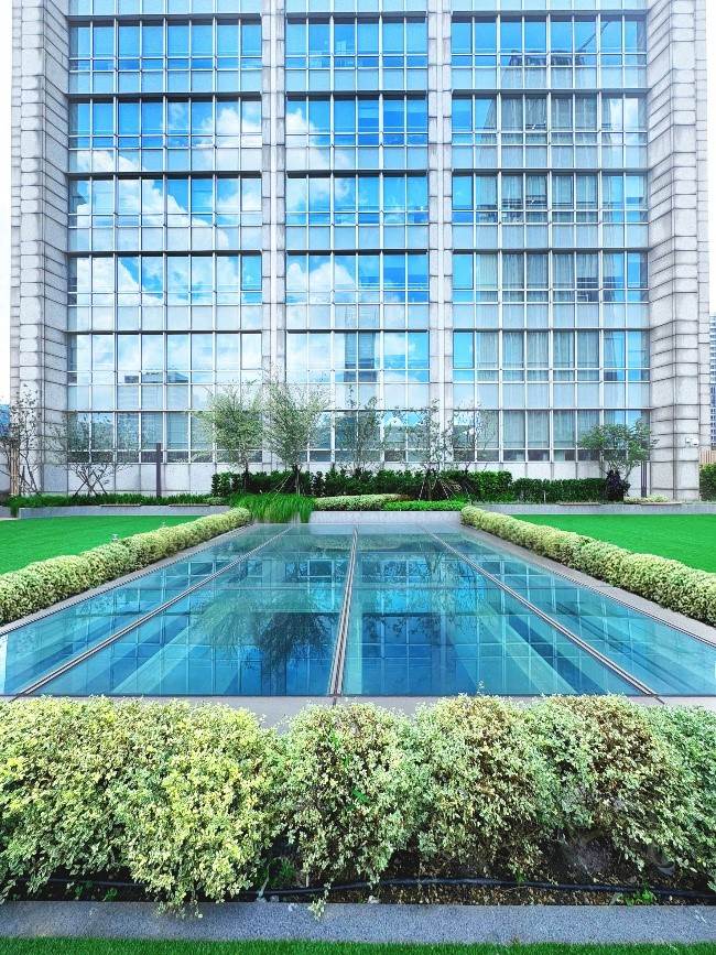 DREAM PLAZA突破既有建築限制，在頂樓打開一道天窗，隨著陽光漫佈到每一層樓，一樓一主題的風格場景翩然而至。（圖／統一提供）