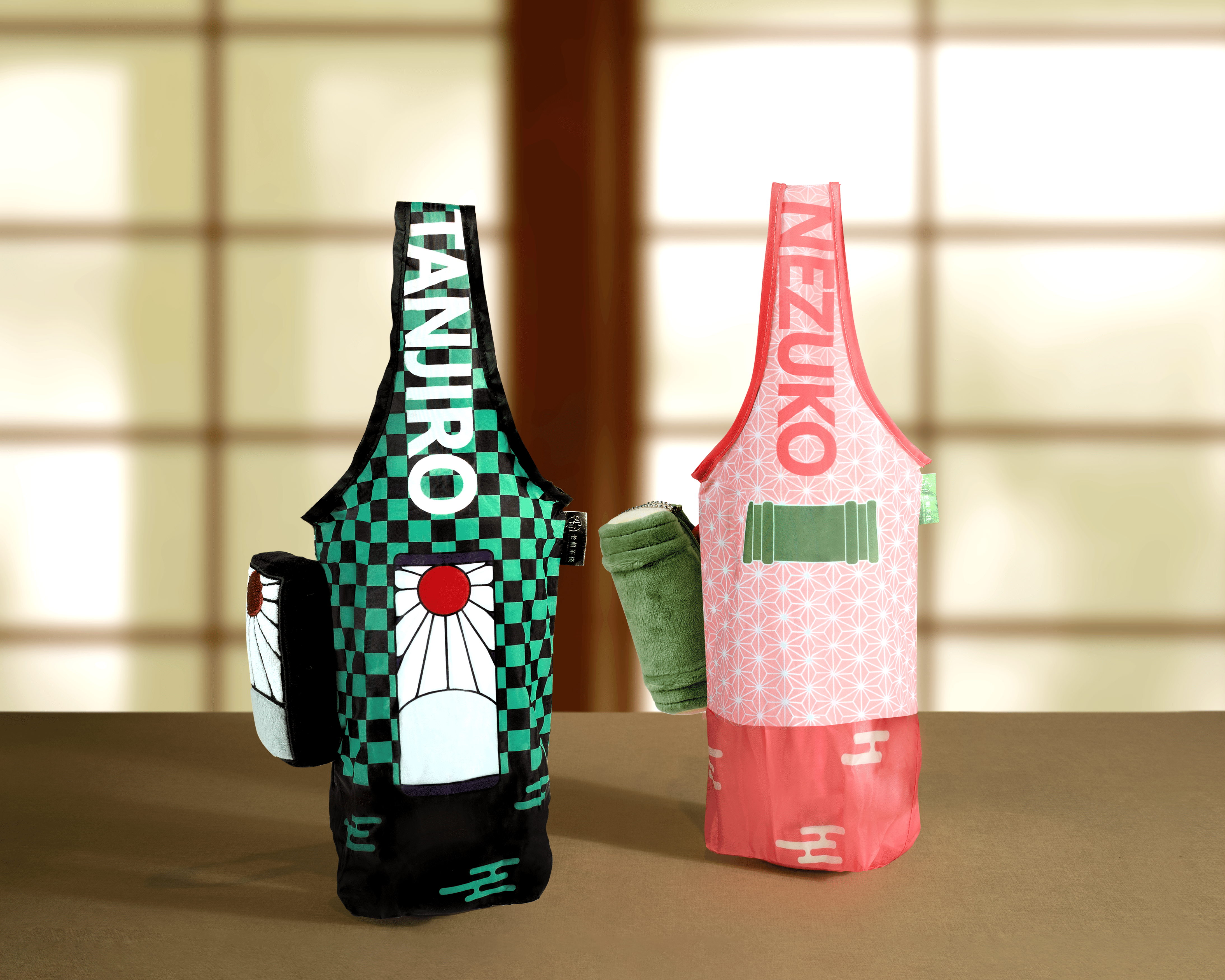 布偶飲料提袋推出彌豆子與炭治郎款，掀起收藏潮。