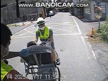 AEF86BDFF5AE64C83409604B36A2B503C857BA4A.mp4_snapshot_00.01.920