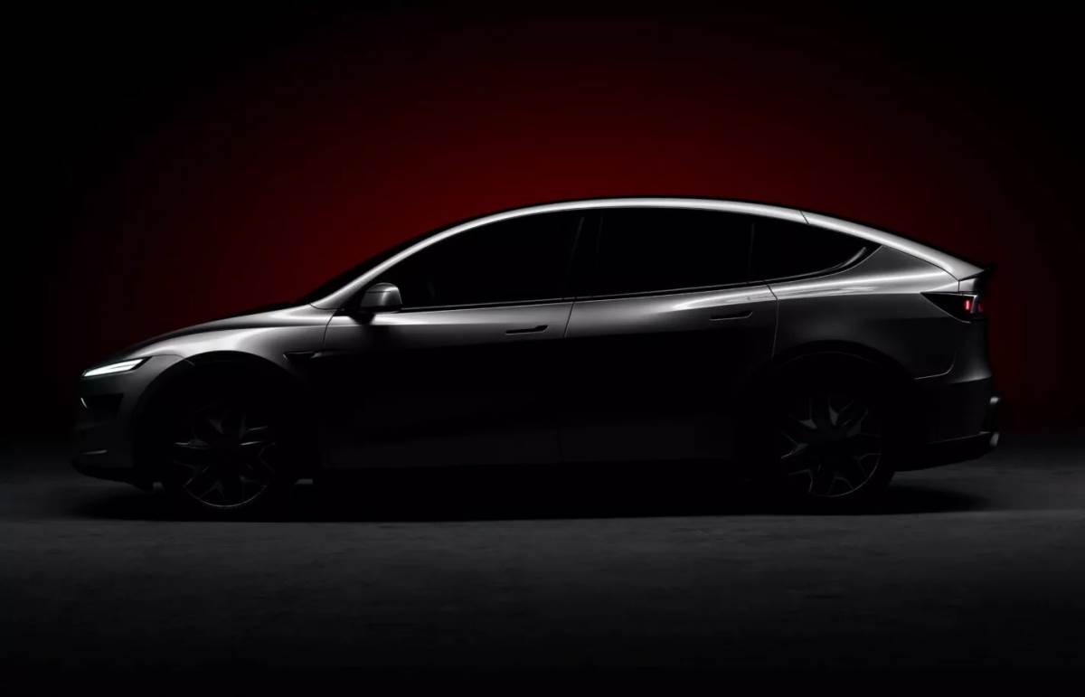 車長增加186mm,軸距也增加150mm,讓第三排的空間可以更舒適。(圖/特斯拉提供)