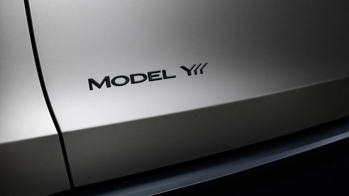 目前這輛車被稱作Model Y L,正式名稱還要等到上市後才會揭曉。(圖/特斯拉提供)