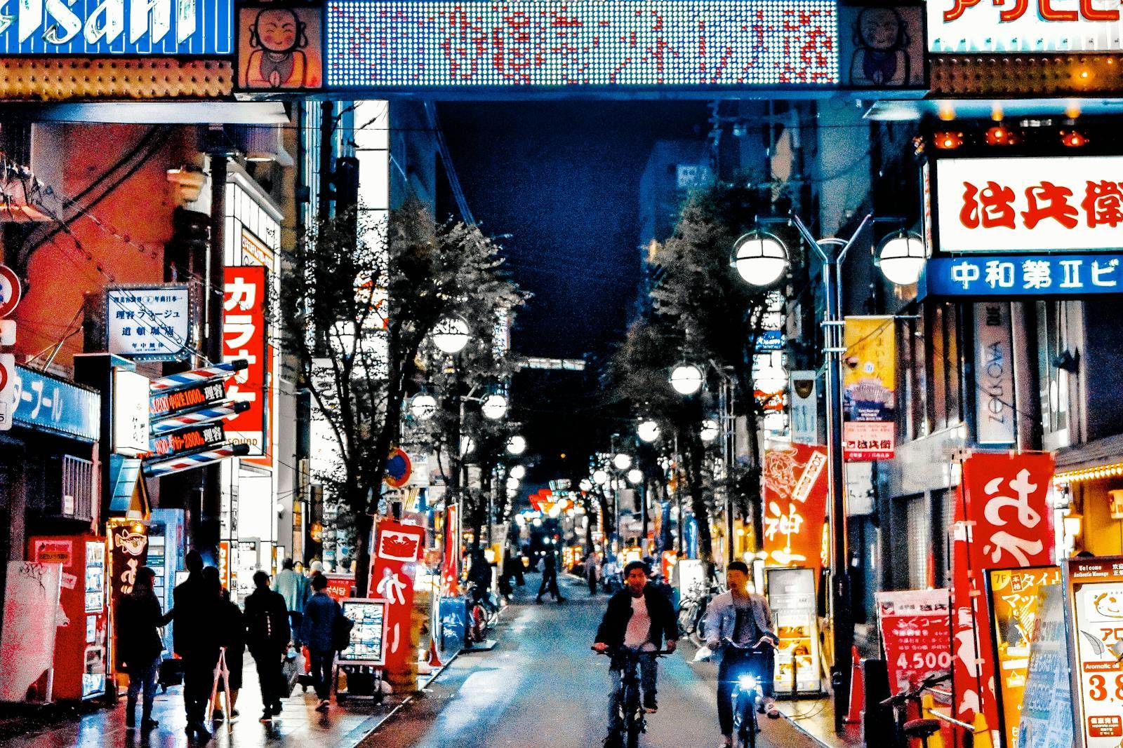 pexels-haugenzhays-1798631