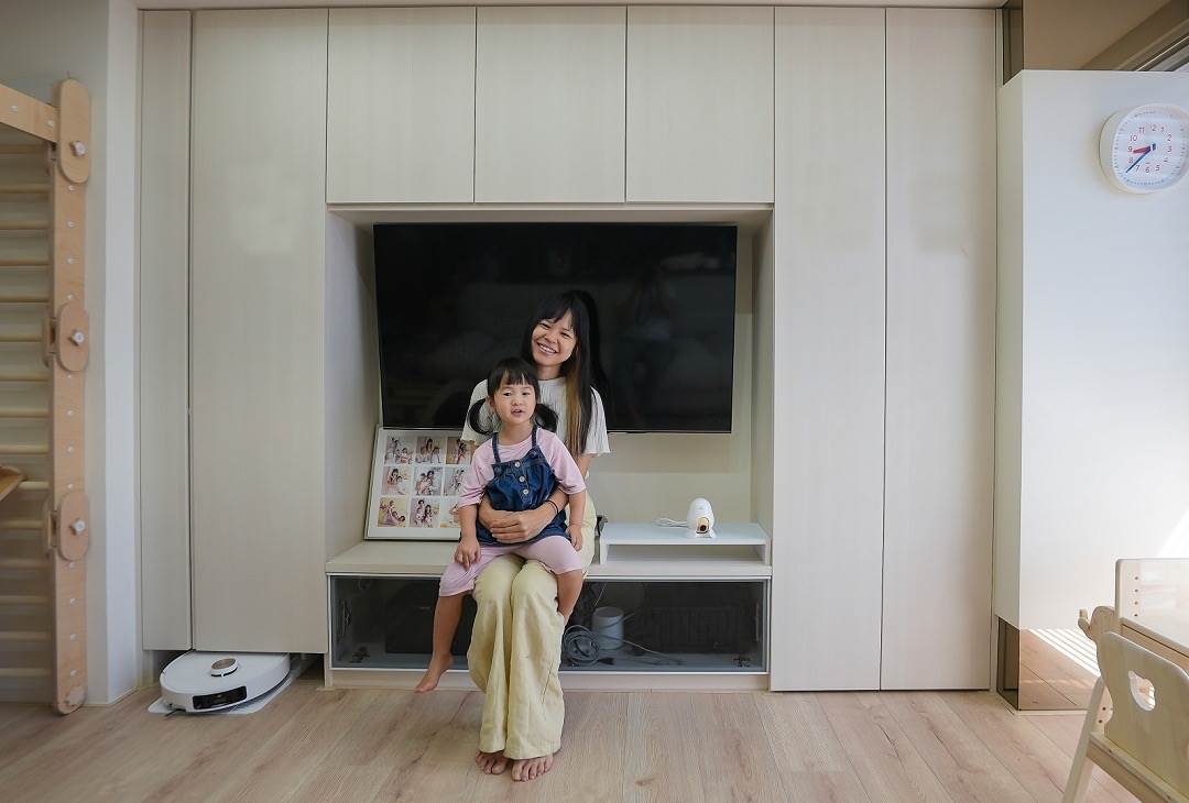 重收納的豬豬隊友，這次特別量身訂製同樣榮獲綠建材標章的兩座系統櫃。