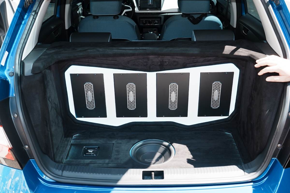 在緊湊型的車款上，改裝廠商運用不同品牌的系統，嘗試創造不同的聲音表現。（圖／林昱丞攝影）