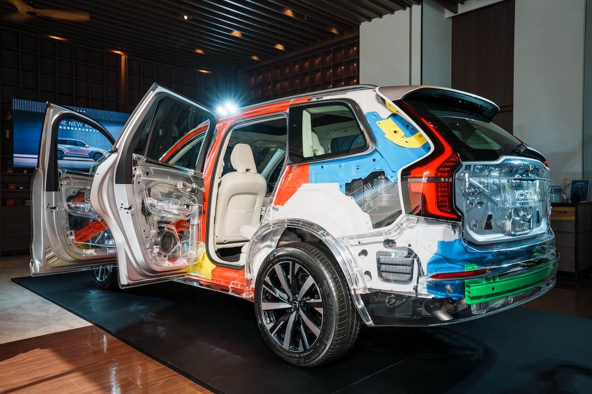 Volvo獨有的SIPS側撞防護系統，能夠將撞擊力道分散到車體其他部位，以轉移乘客承受到的撞擊力道。（圖／林昱丞攝影）