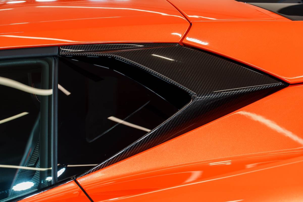 後方三角窗的材質改成壓克力。(圖/林昱丞攝影)