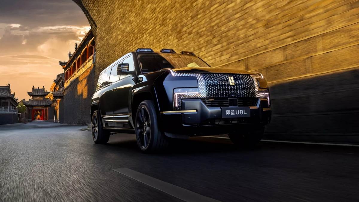 U8L基本上與U8擁有一樣的配置，不論是動力或是內裝鋪陳，但是在車身尺碼部分更長。（圖／比亞迪提供）