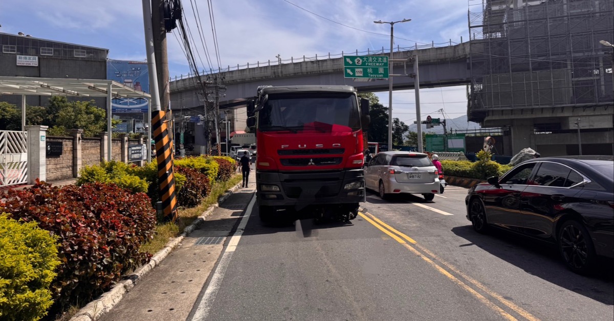 新北市鶯歌區今日上午發生一起死亡車禍。（圖／東森新聞）