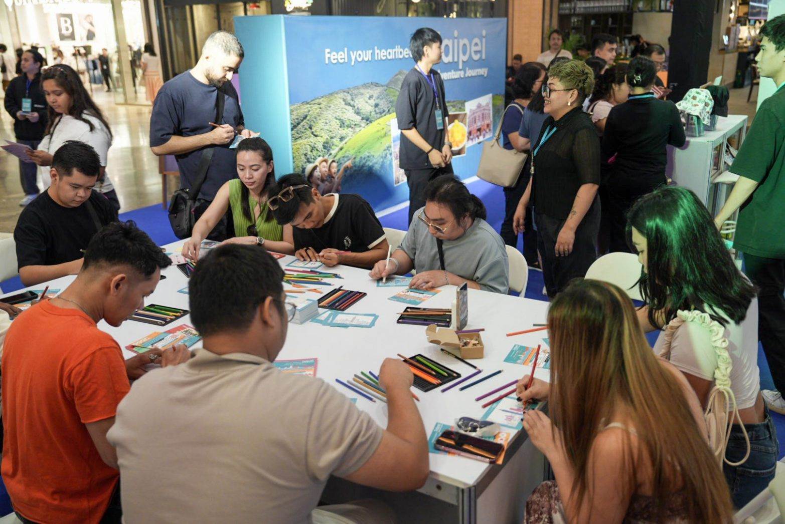 菲律賓推廣活動吸引許多當地民眾熱烈參與。（圖／北市府<a href='/search/tags/觀傳局/' target='_blank'>觀傳局</a>提供）