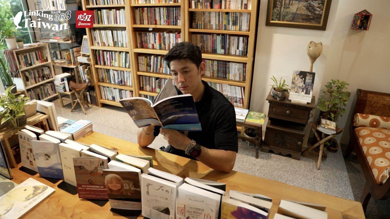種子書屋如其名,盼將關懷、知識與希望播撒在善化,靜靜發芽、帶來改變;來善化時,不妨來這裡感受書香時光。(圖/《Linking 368 Taiwan恁去台灣》提供)