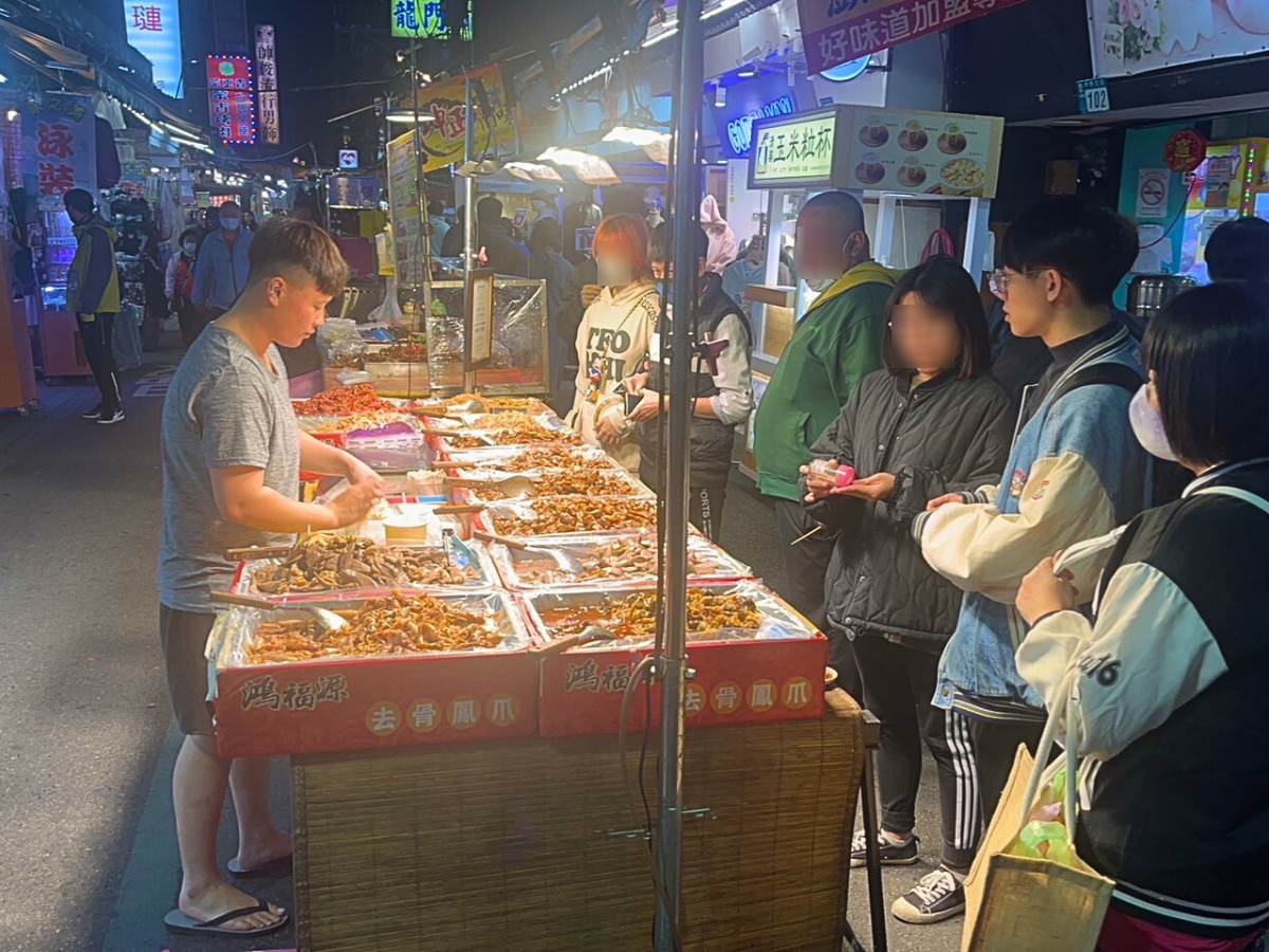 夜市漫遊必吃推薦！嚐一口台灣<a href='/search/tags/人氣小吃/' target='_blank'>人氣小吃</a>【鴻福源】，Q彈涮嘴超上癮。（圖／Medick Marketing Ltd.提供）