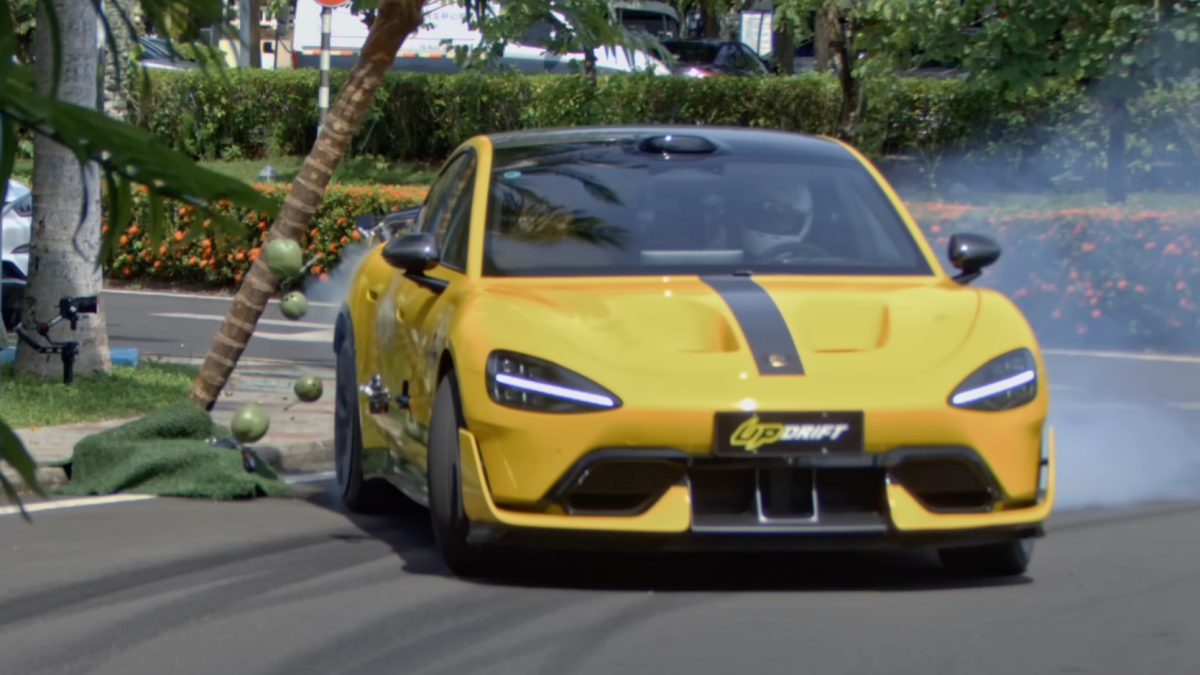 影片當中有許多橋段都在致敬Ken Block,同時也彰顯了SU7 Ultra的強大飄移能力。(圖/翻攝自YT@UPDRIFT)