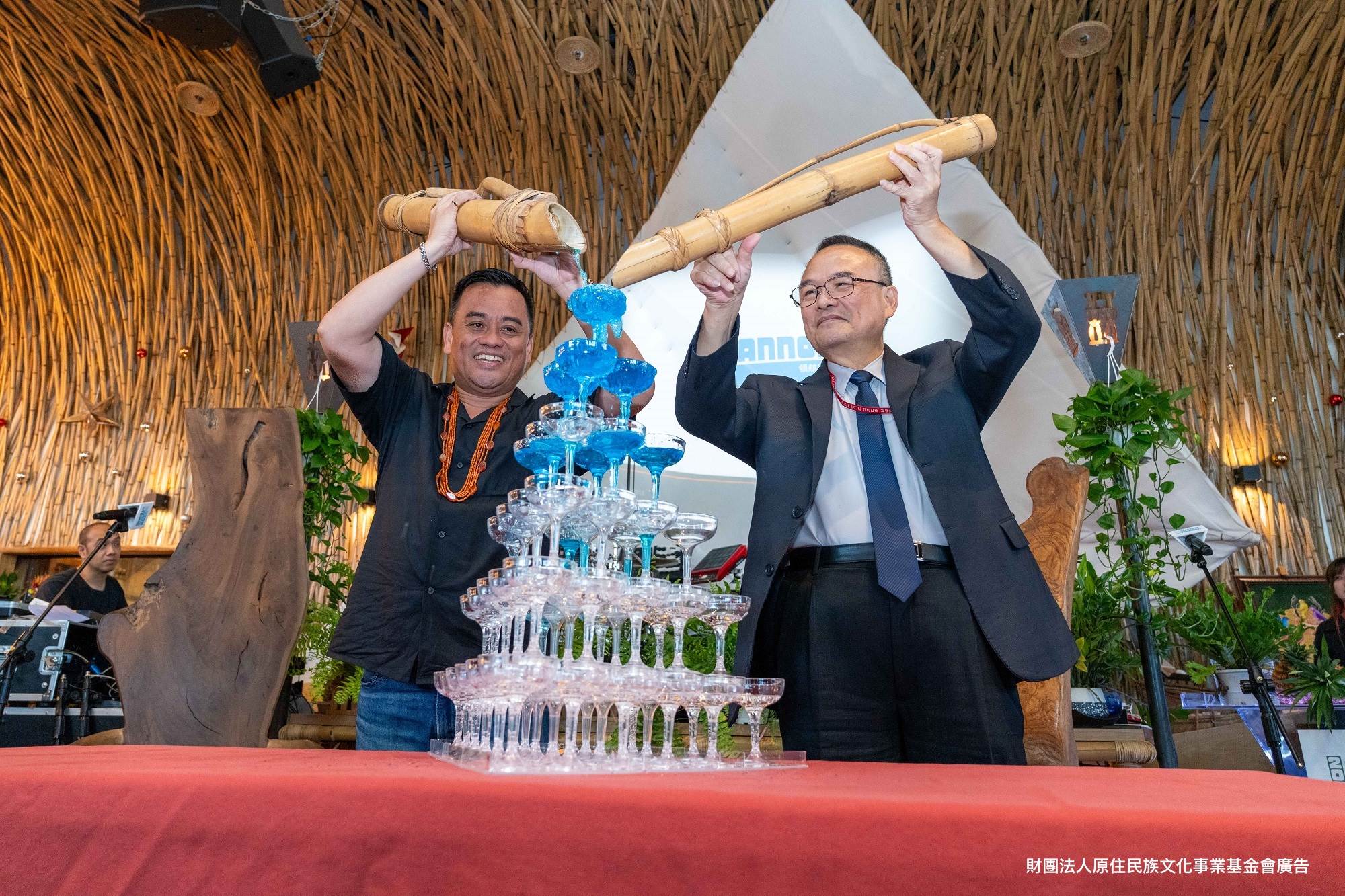 6-國立故宮博物院院長蕭宗煌(右)與原文會董事長瑪拉歐斯(左)於8月15日的原文會扎根桃園_0