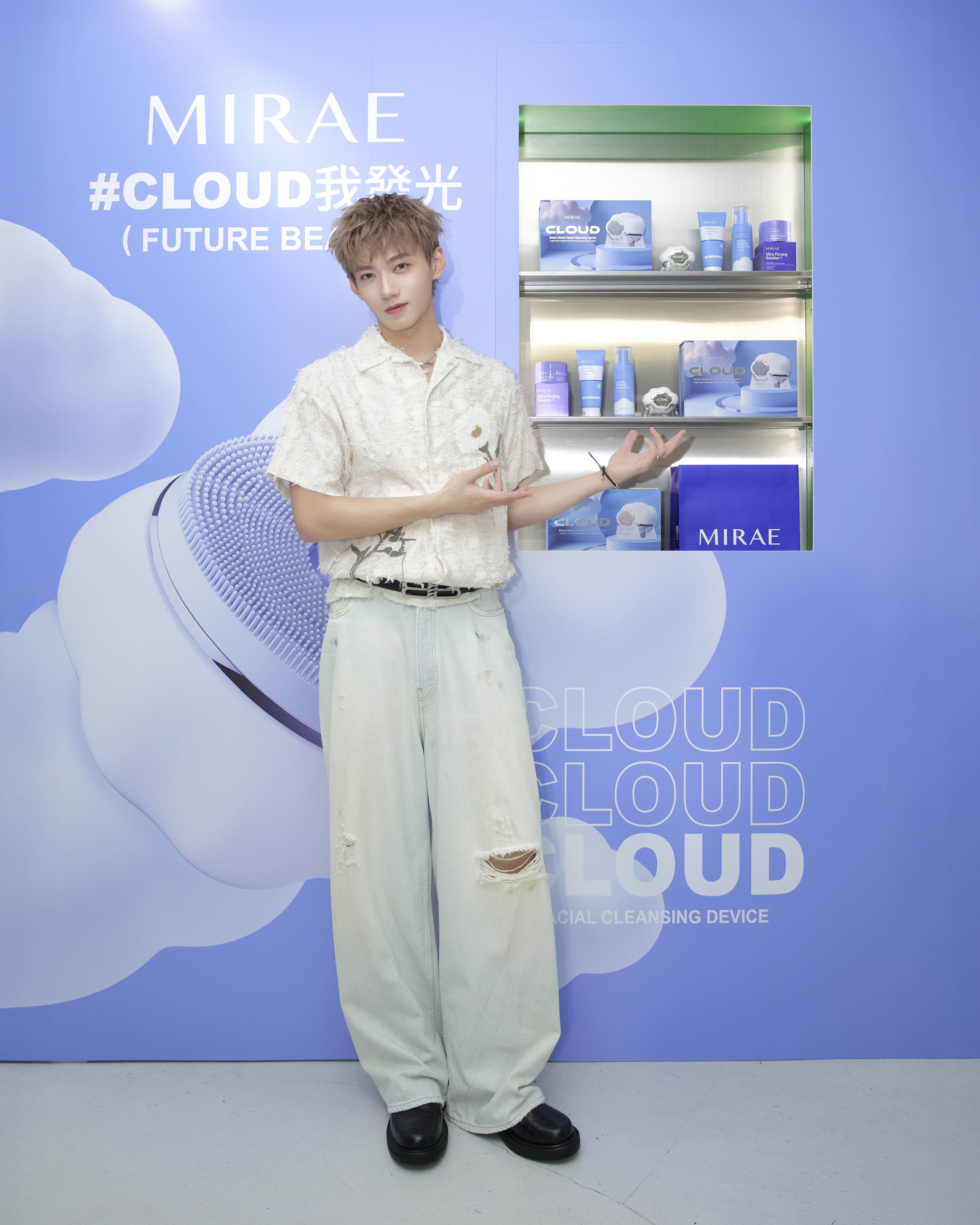 身為未來美愛用者翟浚安，以未來美雲朵洗臉機「Cloud我發光」為主題的活動，舉版首次以個人名義舉辦的實體公開活動。（圖／未來美提供）