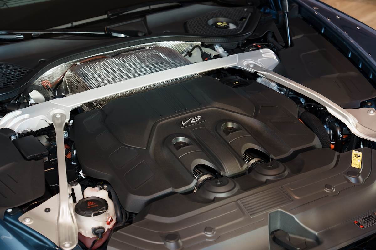 跟性能版本相比，這顆V8 Hybrid引擎有680匹馬力輸出、扭力峰值達到930 Nm的動力表現。（圖／林昱丞攝影）