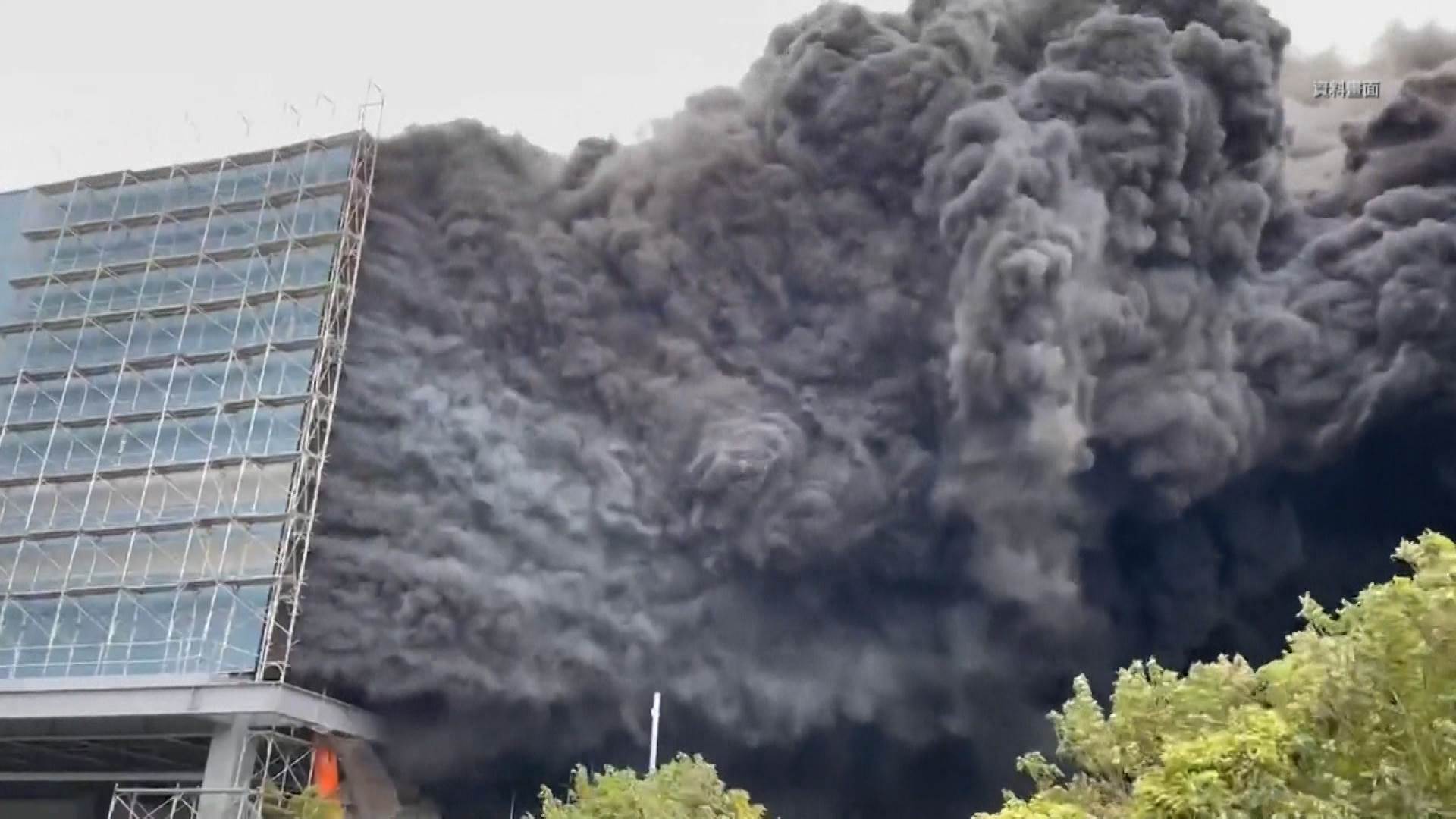  台中倉儲工廠大火、百貨商場氣爆，以及近年工地發生的意外事故，讓防災與工安管理受到關注。（圖／東森新聞提供）