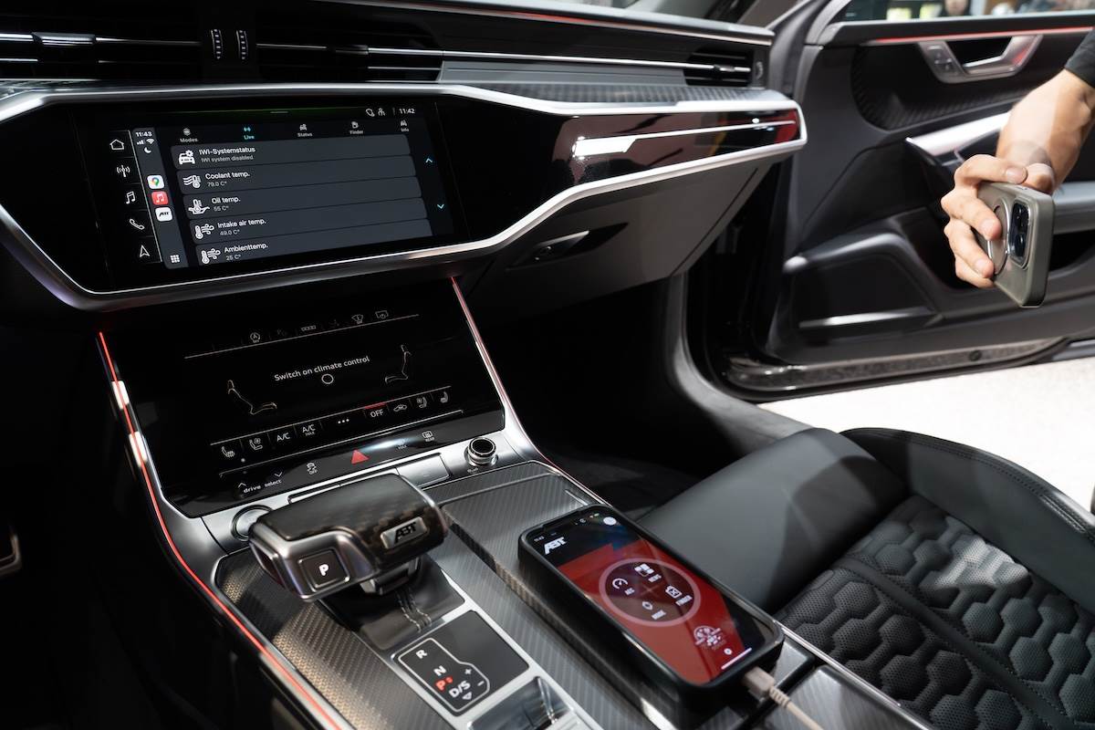 車主可透過MyABT App，即時查看像是IWI系統水箱液位或系統啟用狀態等詳細資訊。（圖／林昱丞攝影）