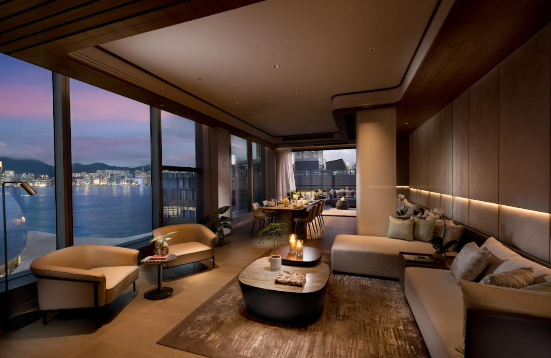 頂層豪華雙臥室海景套房，維港美景盡收眼底。（圖／香港啟德帝盛酒店提供）