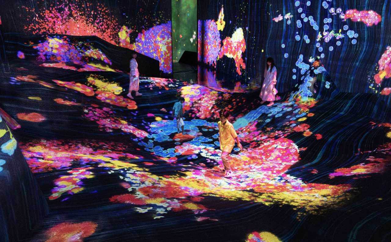 鼓動山谷中的塗鴉自然 ── 共生的生命，年復一年。（圖／ teamLab提供）