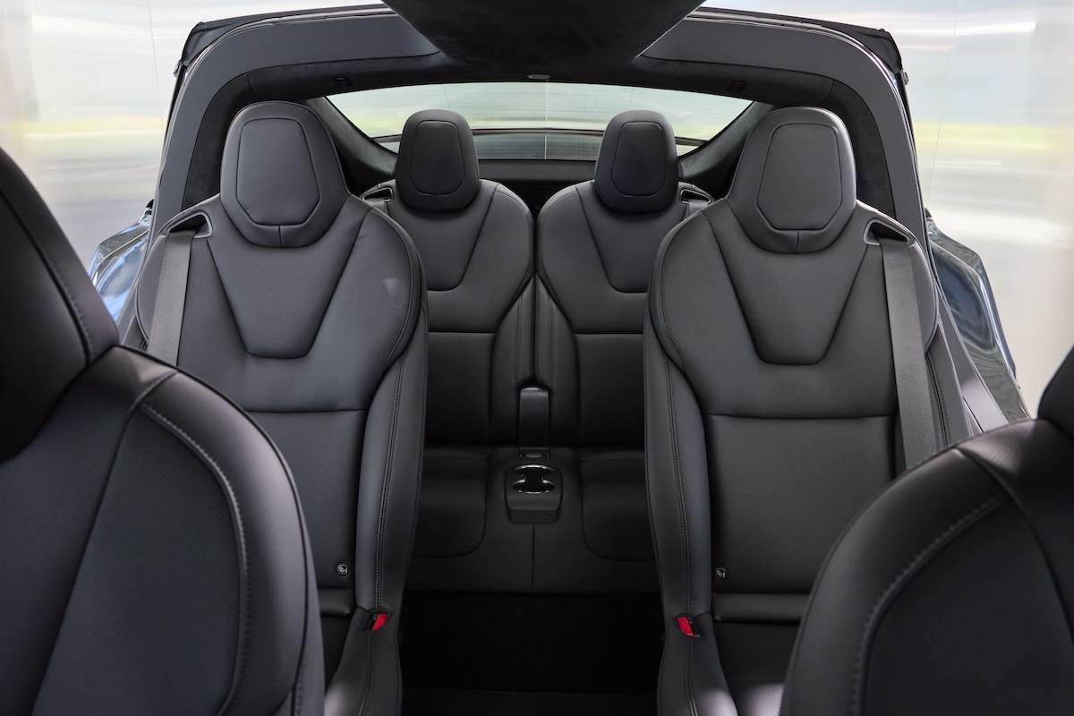 Model X提供 5  6  7 人座多元座椅配置。（圖／Tesla提供）