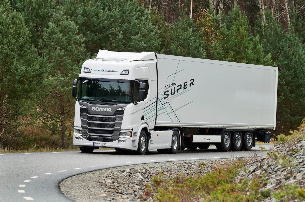 全新引擎採DOHC頂上式雙凸輪軸設計，除了重新設計的引擎進排氣，並搭載全新高效的壓縮釋放煞車CRB，提供更強大的輔助煞車力。（圖／Scania Taiwan提供）