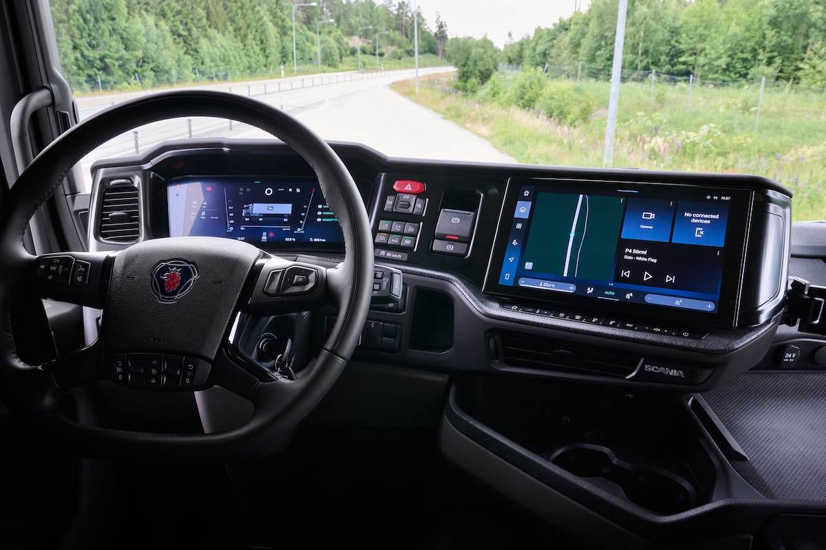 車輛搭載SMART DASH智慧儀錶板與荷重指示功能，且有12.3吋全彩繁體中文數位儀表板。（圖／Scania Taiwan提供）