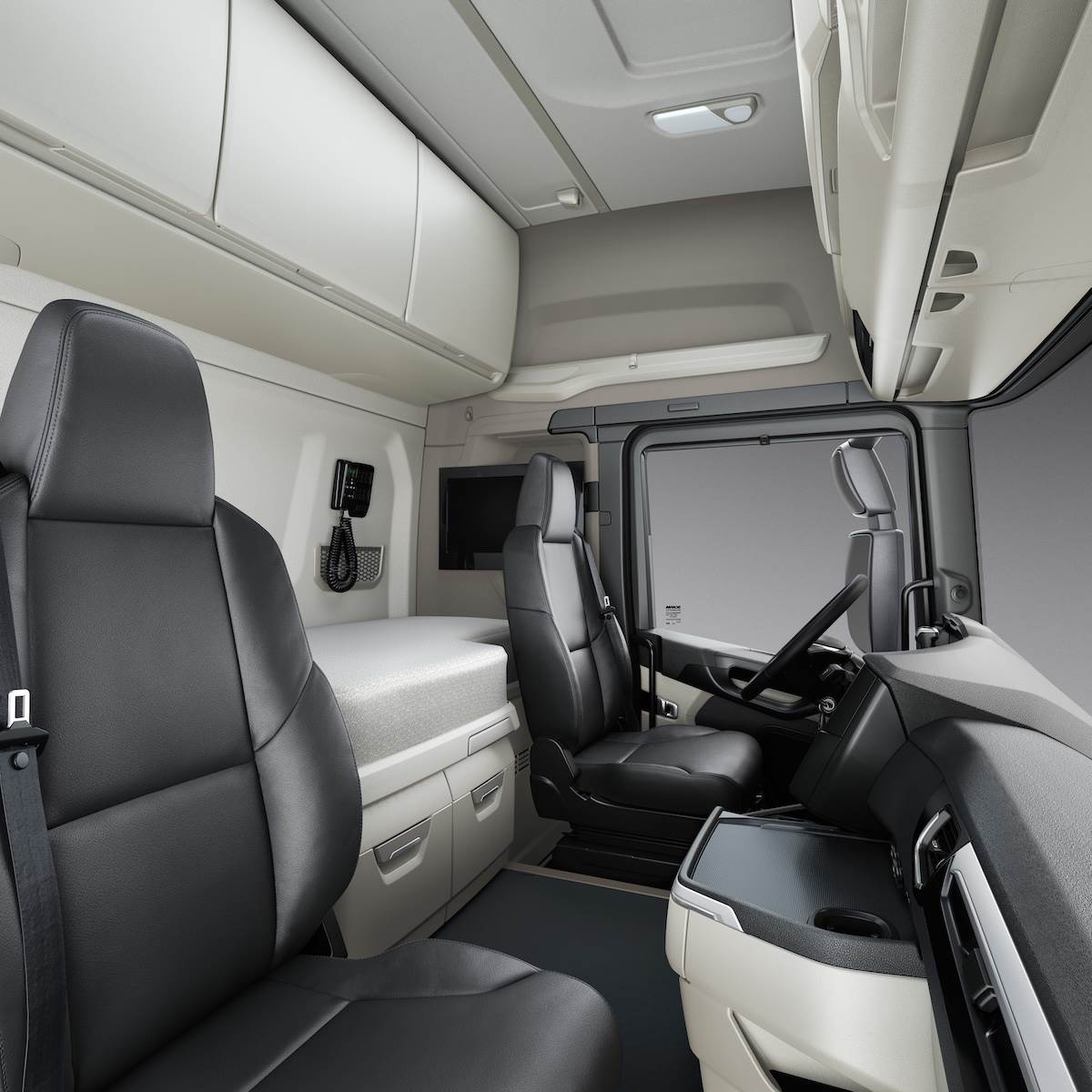 SUPER擁有果嶺式走道和寬敞的車室空間。（圖／Scania Taiwan提供）