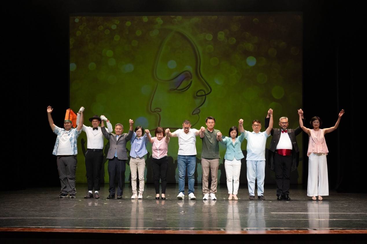 國際扶輪3523地區社長展演 , 社長生命故事 : 生命的青紅燈。(圖/國際扶輪35232地區提供)