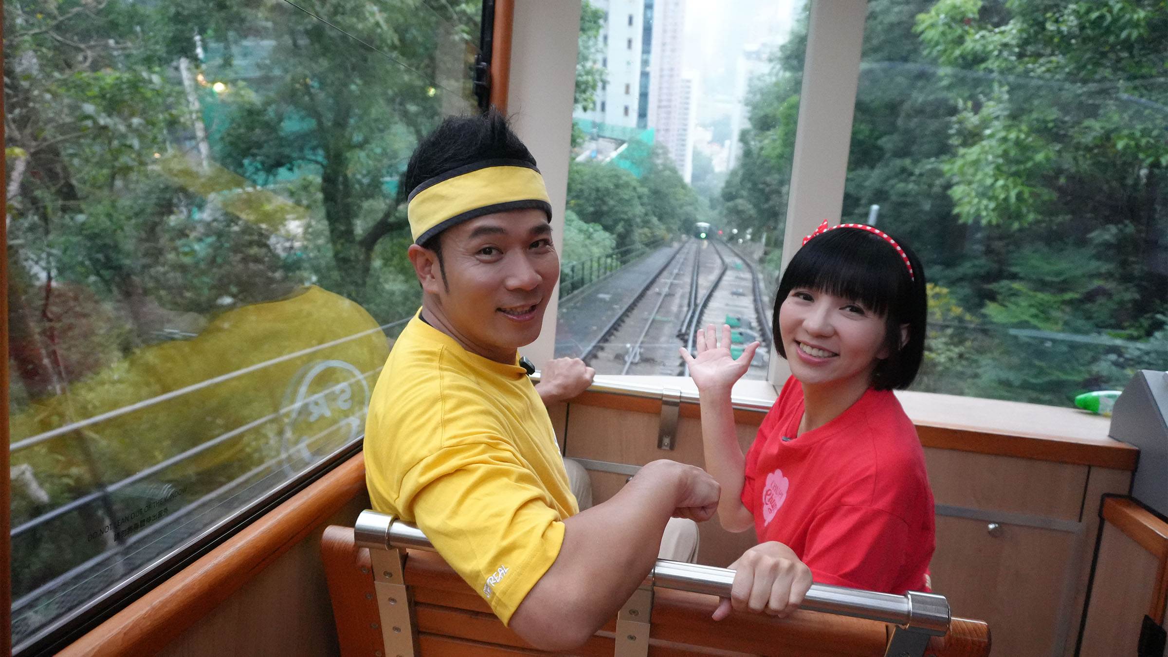 四天三夜香港行，香蕉哥哥與草莓姐姐陪伴大小朋友體驗星光大道、迪士尼等景點。（圖／業者提供）