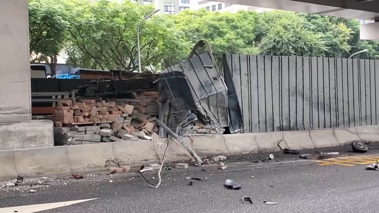 f736a71b-d4aa-44dd-9ee1-e002132da835.mp4_snapshot_00.00.804