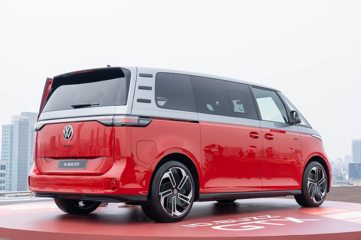 雙色車型需加價15.8萬元，但上市期間至10月底前交車，可免費升級雙色車型。（圖／林昱丞攝影）