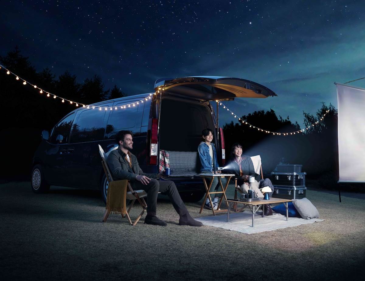 同步登場的STARIA CAMPER，以靈活彈性的車廂空間，搭載完整的車宿設備，化身「行動小豪宅」。（圖／南陽實業提供）