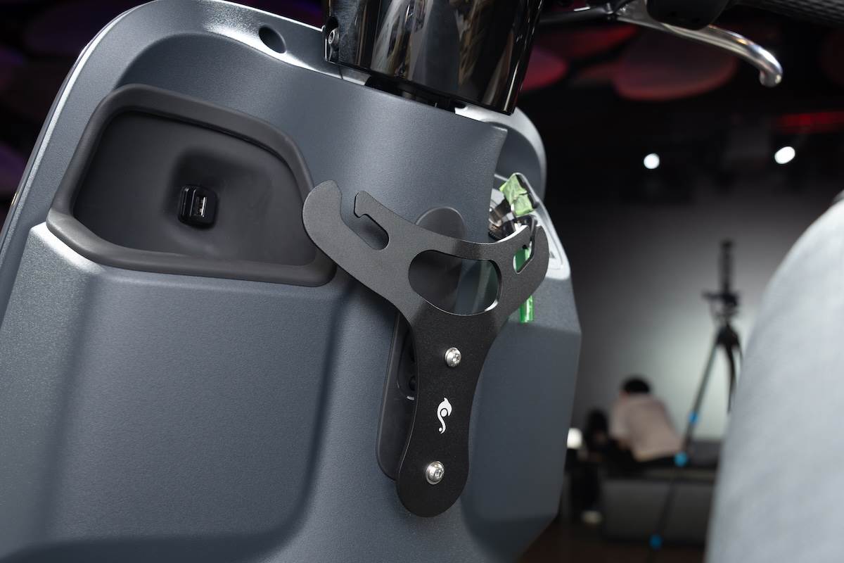 於上市首月（2025年9月）購買CUXiE再送「多功能置物Y架」。（圖／林昱丞攝影）