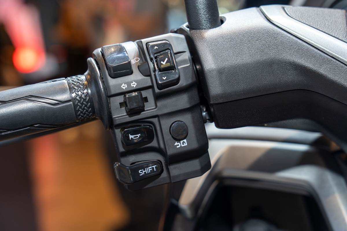 車輛搭載全新 「YECVT」電控離合器，支援 T（Town）與 S（Sport）雙模式切換。（圖／林昱丞攝影）