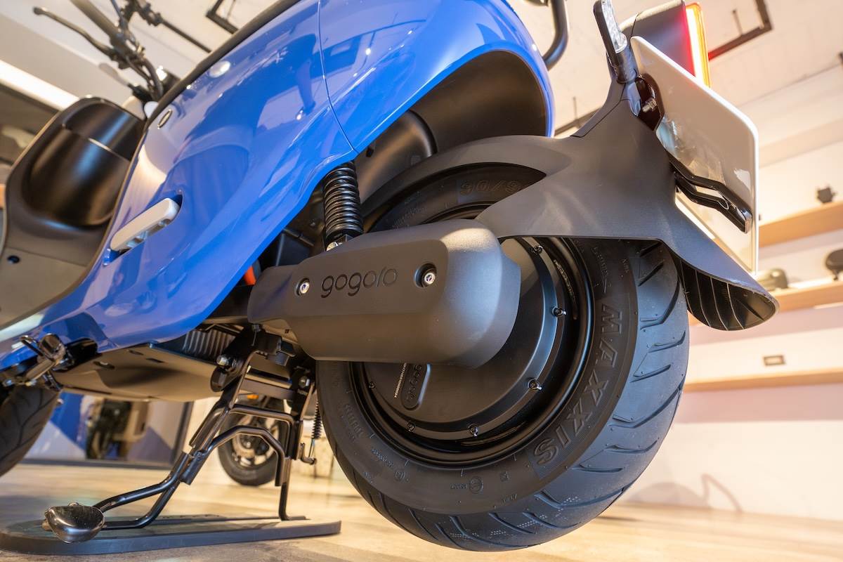 全新5.5 kW馬達與雙電池帶來更充足的動力和續航力,極速可達到約82 km/h。(圖/林昱丞攝影)