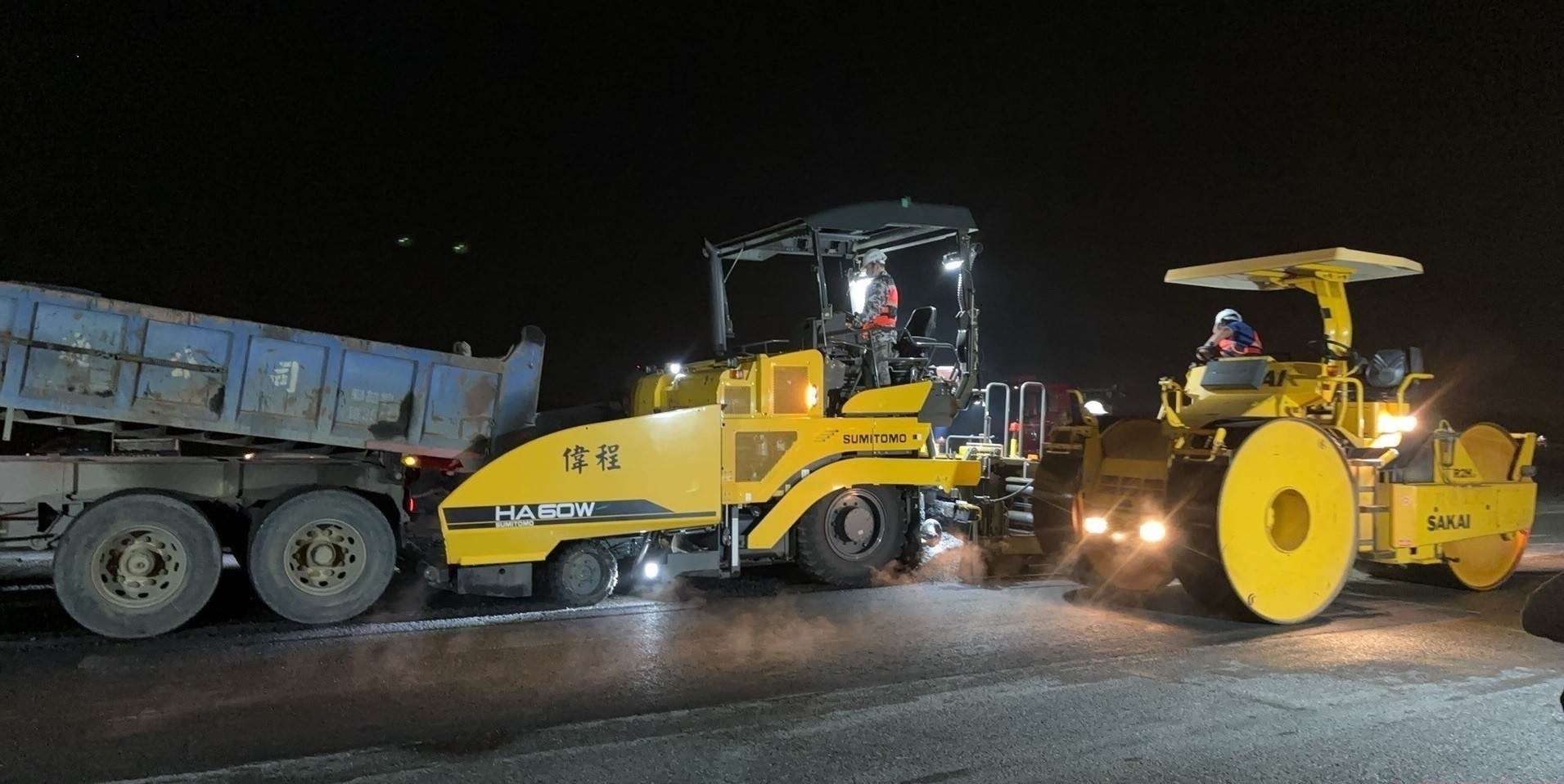 2-2桃園機場利用既有夜間巡場關閉跑道時段，對北跑道進行歲修維護作業，整體工程按標