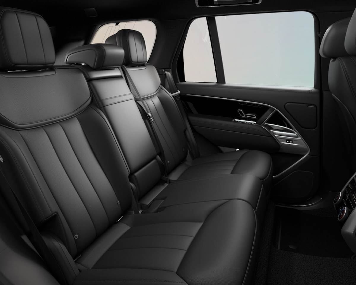 後座具備加熱、通風與電動角度調整。（圖／JLR Taiwan提供）