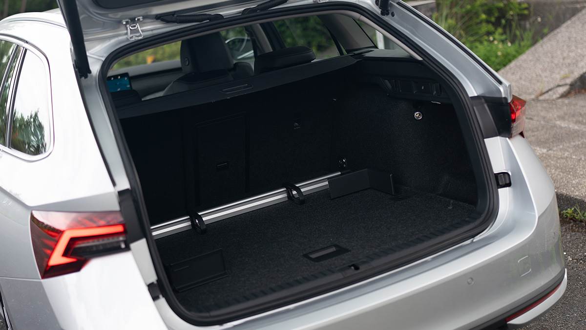 行李廂標準容量達640公升，當後座椅背完全放倒後，空間更可拓展至1,700公升。（圖／林昱丞攝影）
