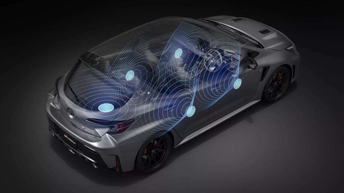 配備JBL Premium音響系統的車款，現在新增了置於行李廂的低音喇叭，使揚聲器總數達到九顆。（圖／豐田提供）